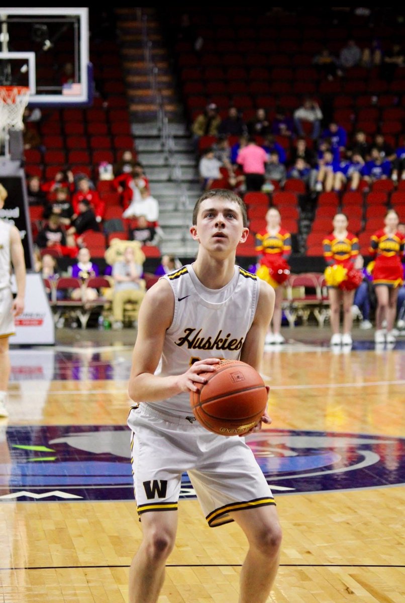 🏀Huskies in College🏀

Good luck this season to Brayden Dinkla who is playing in his junior season at Morningside University!