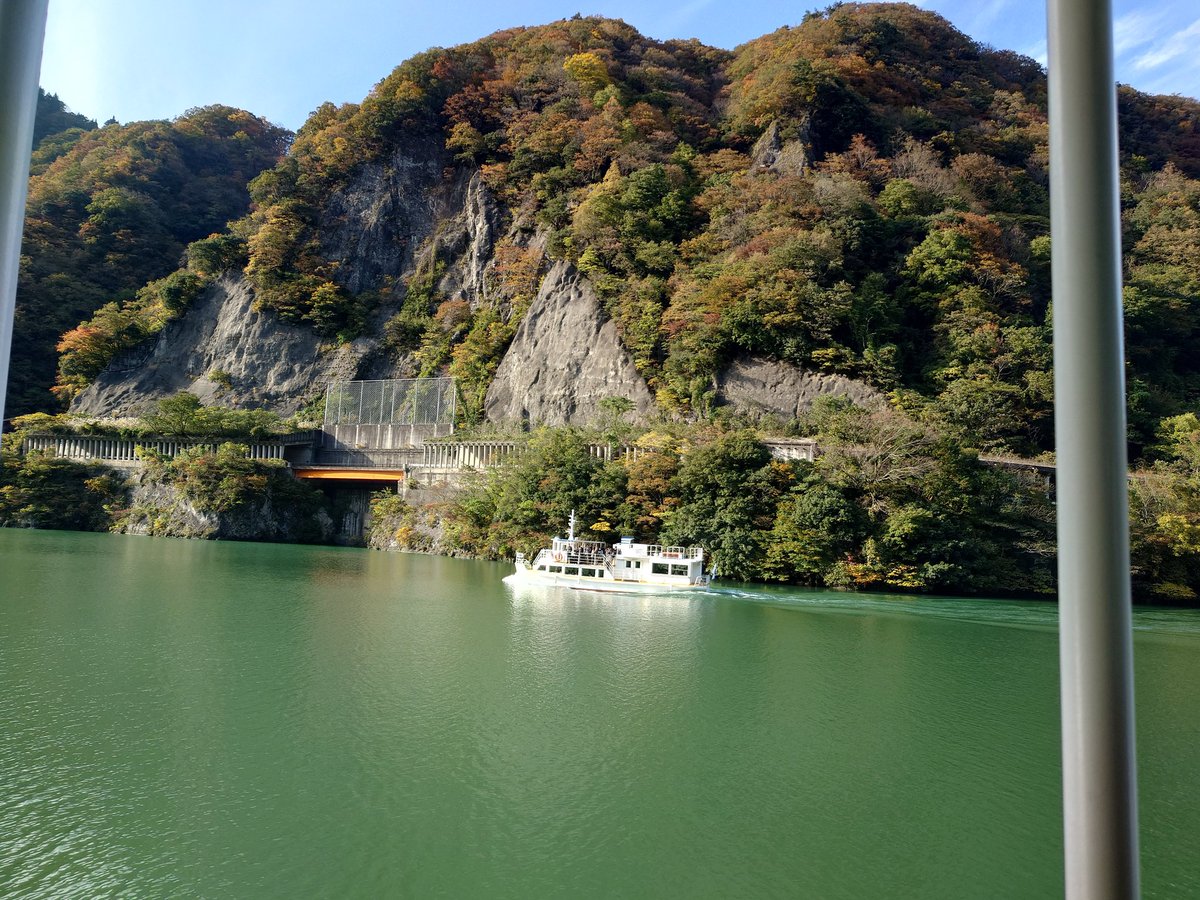 今日は支部の日帰り🚌旅行〜庄川遊覧船⛴️に乗り深まる秋を感じるお天気に恵まれた1日でした
お土産を次女🏚️に届けて孫ちゃんと遊んで先程帰宅〜ﾍﾛﾍﾛ～（笑）
