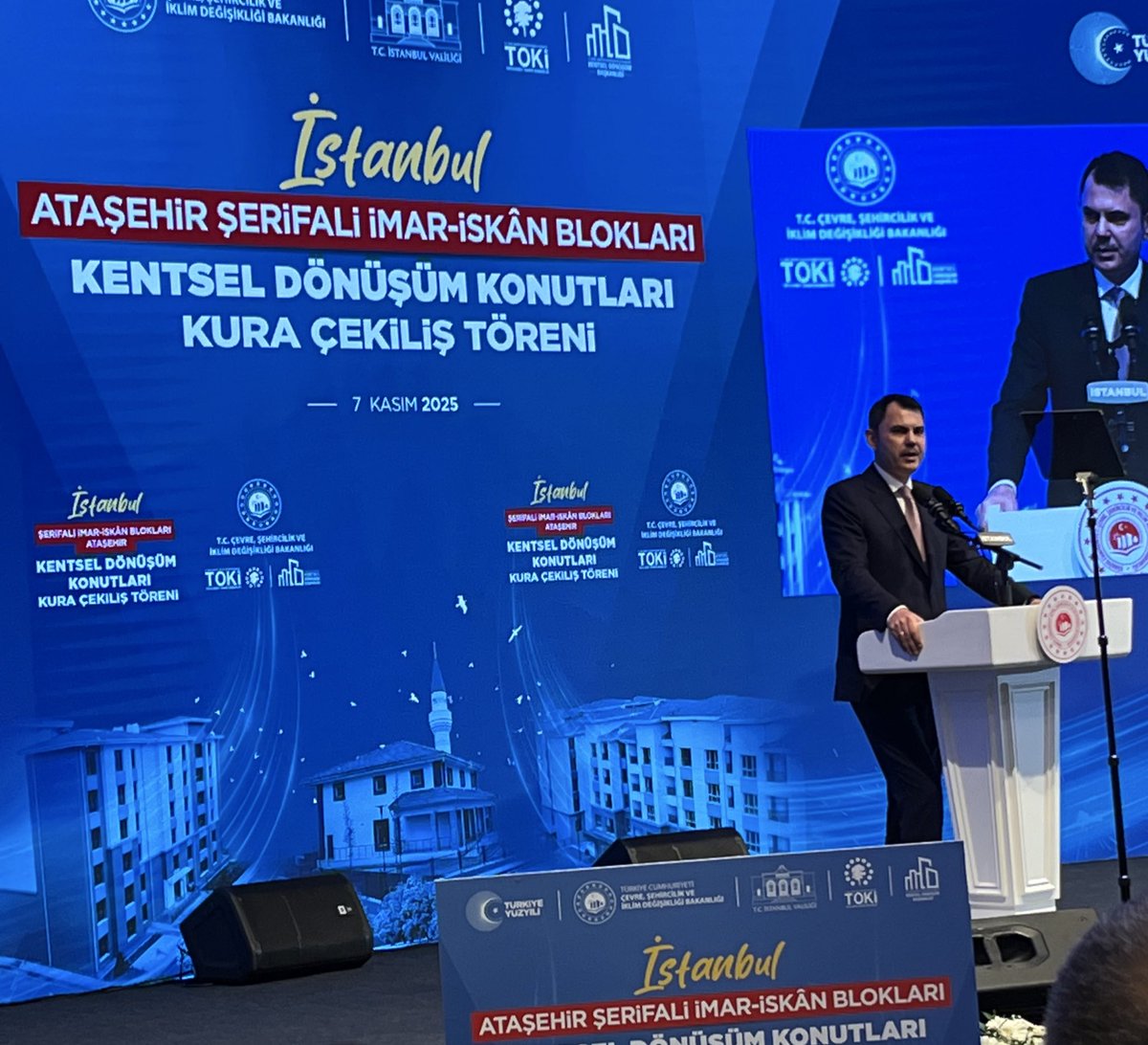 Çevre, Şehircilik ve İklim Değişikliği Bakanımız
Sn. <a href="/murat_kurum/">Murat KURUM</a> ’un katılımlarıyla,
Ataşehir Şerifali Çiftliği İmar İskan Blokları’nda toplam 1442 konut ve 121 işyerinden oluşan projemizin kura törenini gerçekleştirdik.

Hak sahiplerine ev ve işyerlerini teslim etmenin