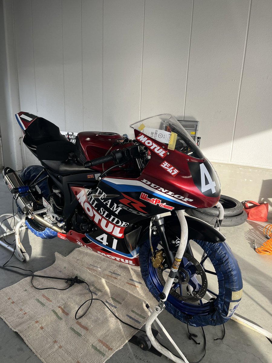 ktake31's tweet photo. 明日のレースに備えて練習走行です https://t.co/Y134NH5HJX