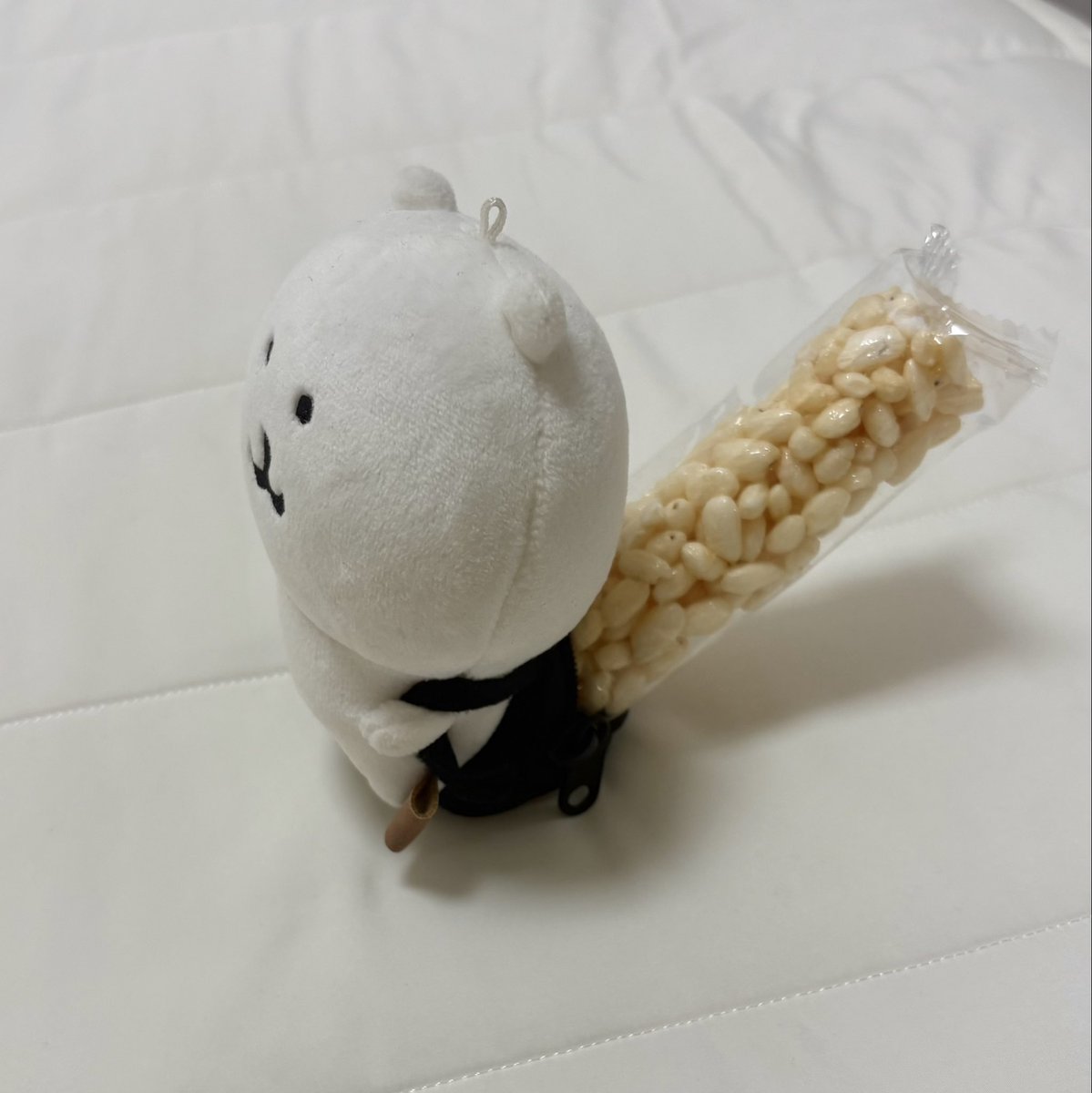 joke_dg_n's tweet photo. 쌀강정을 얻은 곰 https://t.co/ecmlArEOgG