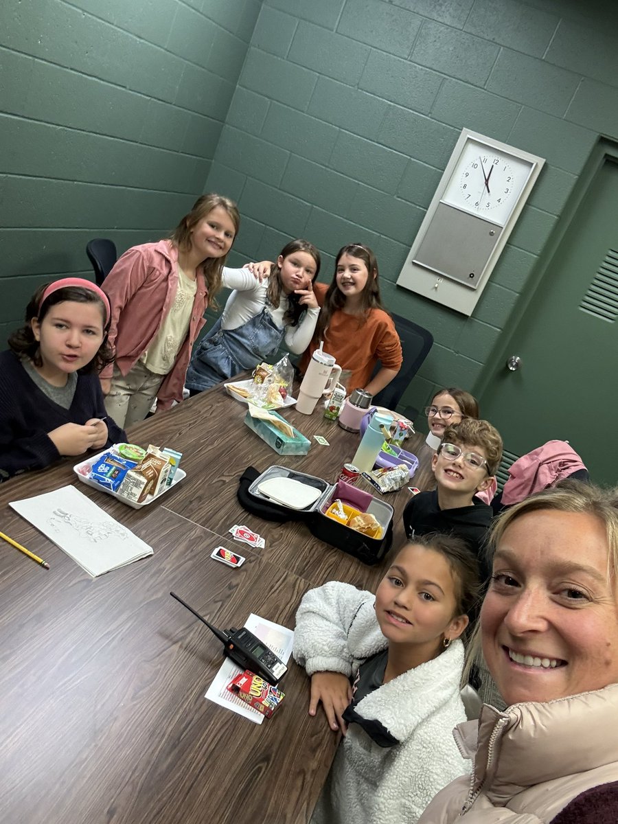 nordprincipal's tweet photo. Our Nord students cashed in more of their PBIS Comet Impact passes this week! Lunch with Mrs. McArthur and reading the morning announcements!! #CometImpact #RespectfulResponsibleSafe https://t.co/RDR6T8AIqF
