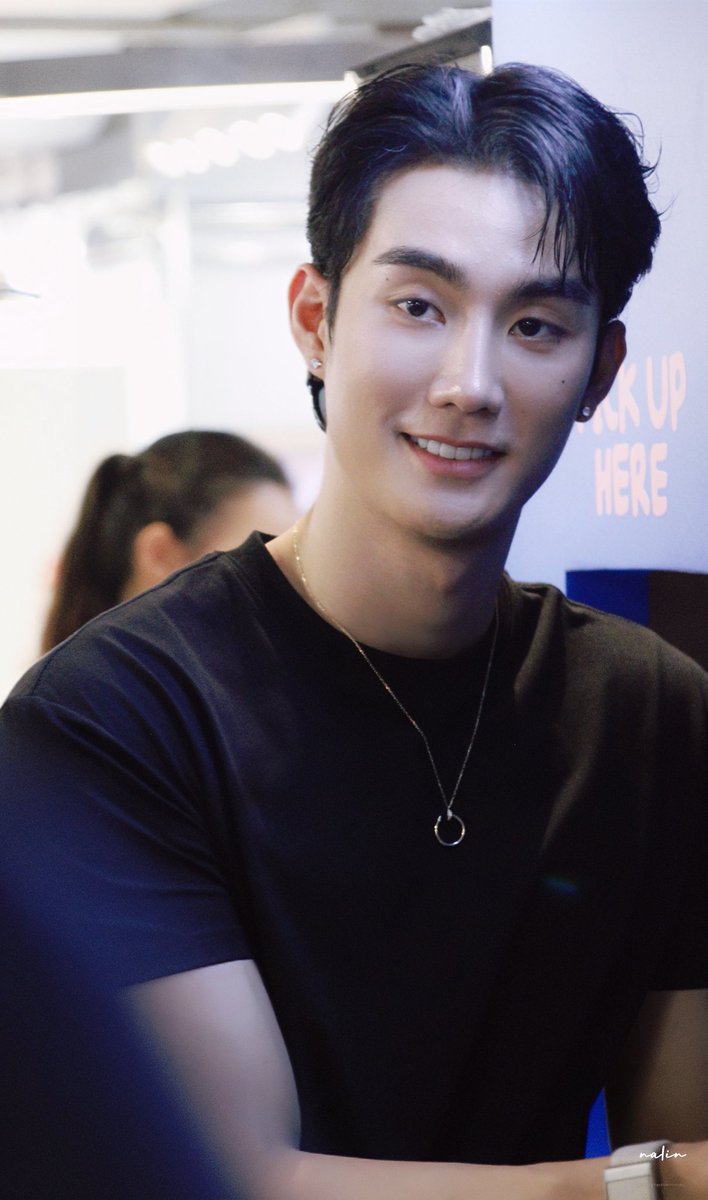 หล่อแบบตัวท็อป 

#fforce_ 
#RowiesCoffee