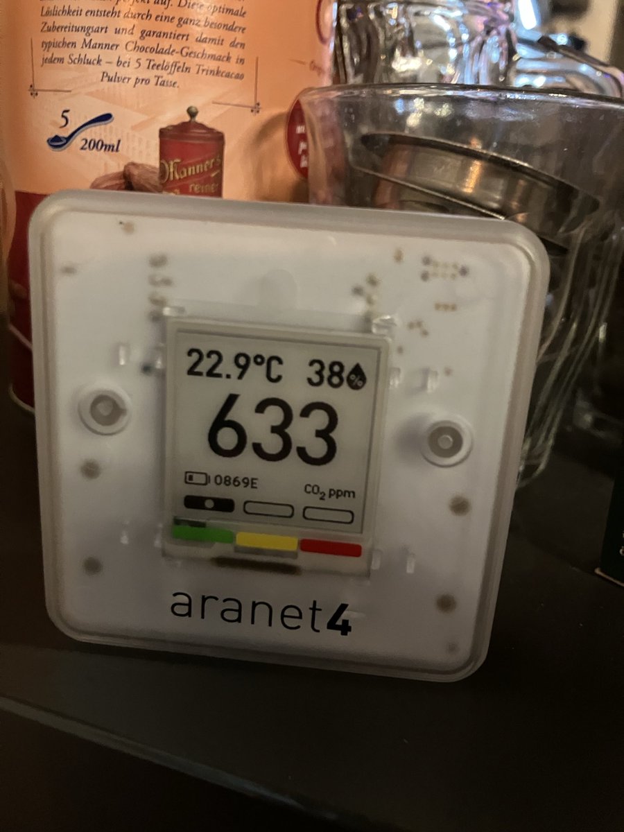 Ich geh nur noch in Lokale, wo das Aranet konstant solche Werte liefert, weil mir meine verbliebene Gesundheit wichtig ist. 
WorldVentilationDay
Saubere Luft
⁦<a href="/igoe_at/">Initiative Gesundes Österreich</a>⁩