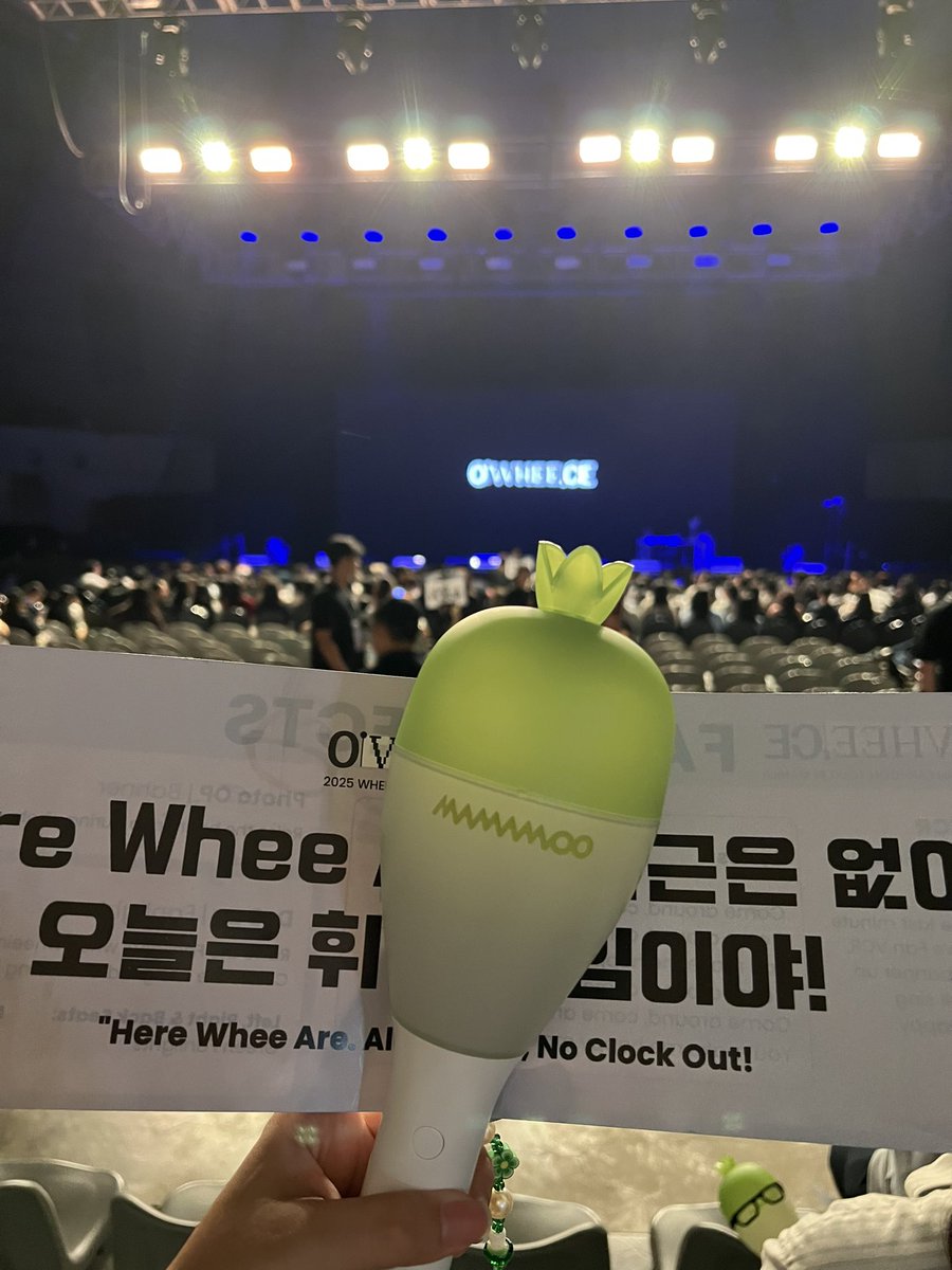 tapos na yarn? ₍₍⚞(˶˃ ᗜ ˂˶)⚟⁾⁾

#OWHEECEinMANILA
#휘인 #WheeIn #OWHEECE