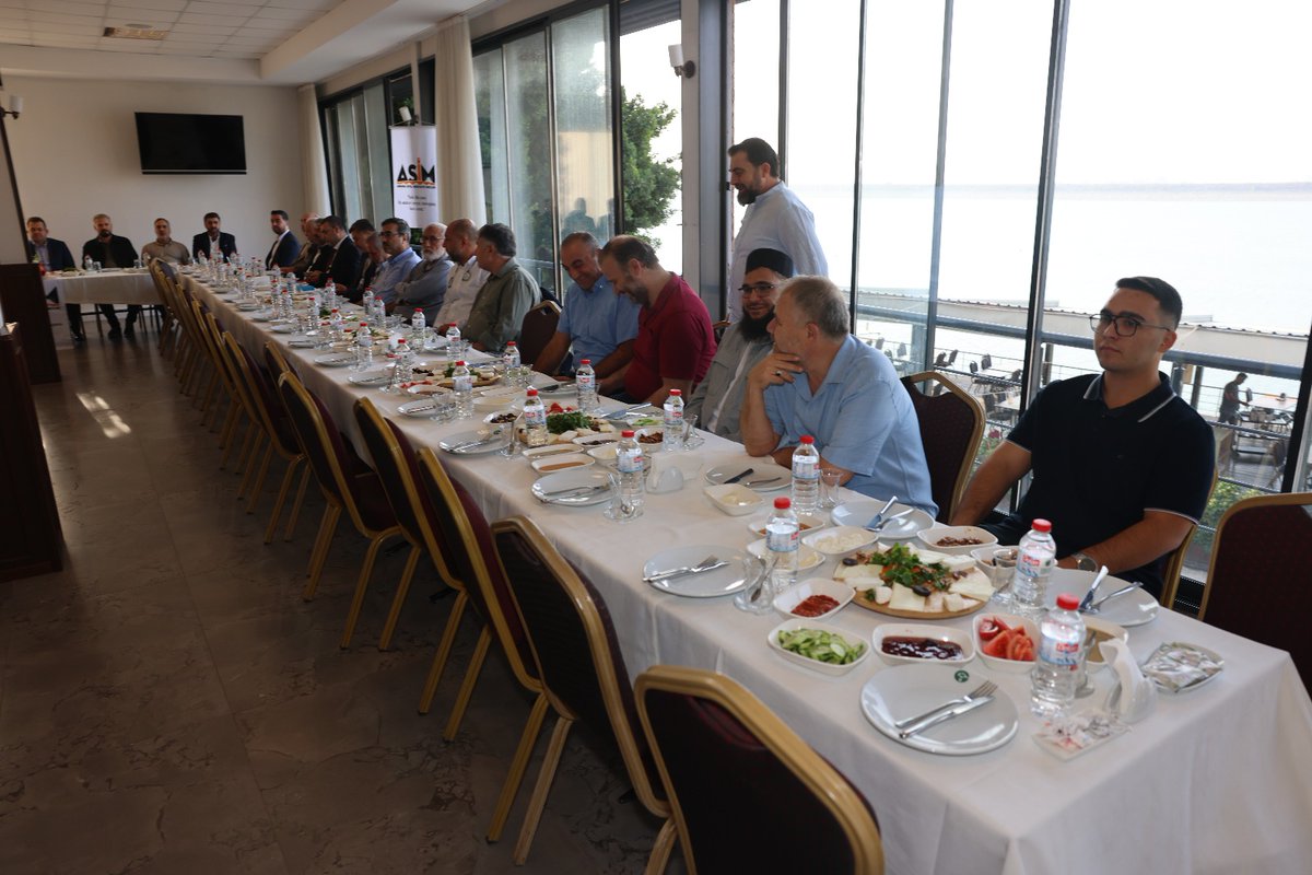 ASİM aylık olağan toplantımız Çukurova üniversitesi Rektörü Prof. Dr. Hamit Emrah Beriş'in ev sahipliğinde gerçekleşti.
Toplantıda; üniversite  ile STK'lar arasında iş birliği olanakları, ortak projeler ve şehrimizin gelişimine katkı sunacak fikirler ele alındı.