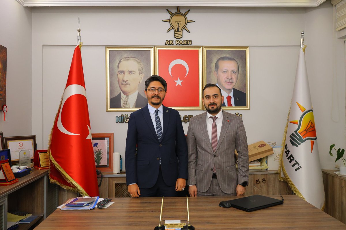Genel Başkanımız, Cumhurbaşkanımız Sayın Recep Tayyip Erdoğan'ın tensipleriyle Niğde İl Başkanlığı görevine Hacı Mehmet Eren kardeşim atanmıştır. 
Kendisini tebrik ediyor, bayrağı daha ileriye taşıyacağına inanıyorum.
Teşkilatlarımıza hayırlı olsun.