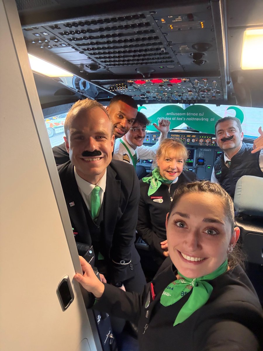 transaviaFR's tweet image. Chez nous, la moustache se porte avec engagement!💚 
#Movember #AnimationsABord