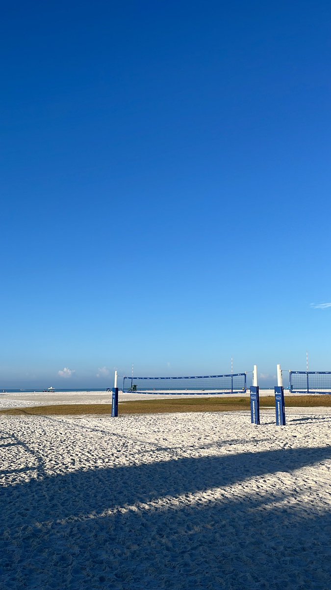Bigredreg's tweet image. That sky is royal blue. #BeatTech #GoCougs