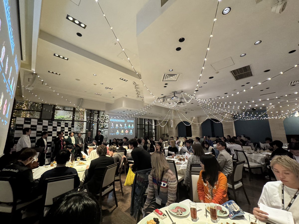 今日のリアルバリューの懇親会は圧倒的な規模での開催でした。
入会企業が130社を超え熱気が半端ないです！
イケてる社長同士でgiveしまくる。
成長スピードが想像を超えてます！
#REALVALUE
