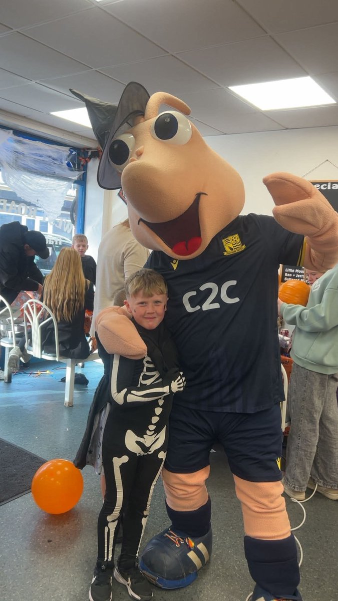 Shrimpers im buzzing for today.....

Dont forget to grab a picture/autograph with the best mascot in the whole wide world....................

Lots of noise needed today : )