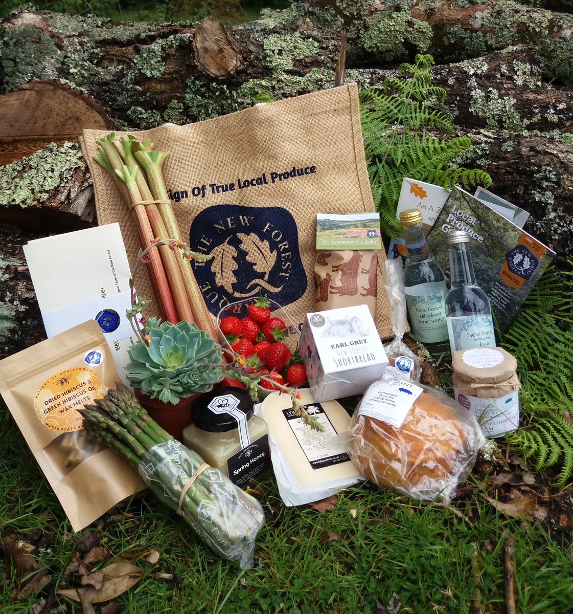 🥓 🪴 Sample a selection of true New Forest produce with our seasonal boxes featuring hand-picked goodies from our local members.
newforestmarque.co.uk/shop/
📆 Order by 24 Nov for 2 Dec delivery.
🌍  Please note we currently deliver to the New Forest area only.