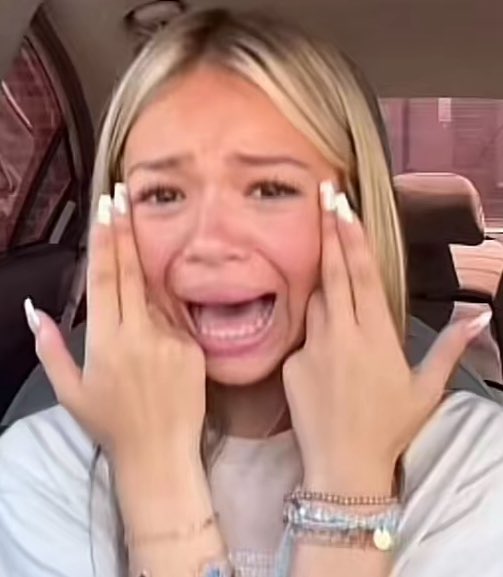 mar_deeznuts's tweet photo. I AM GOING INSANE WHY ARE ANXIETY AND GOLDEN NOMINATED FOR GRAMMYSSSS ARIANA AND GHE WEEKND ARE SO ROBBED https://t.co/Sv0kTLkVJ3