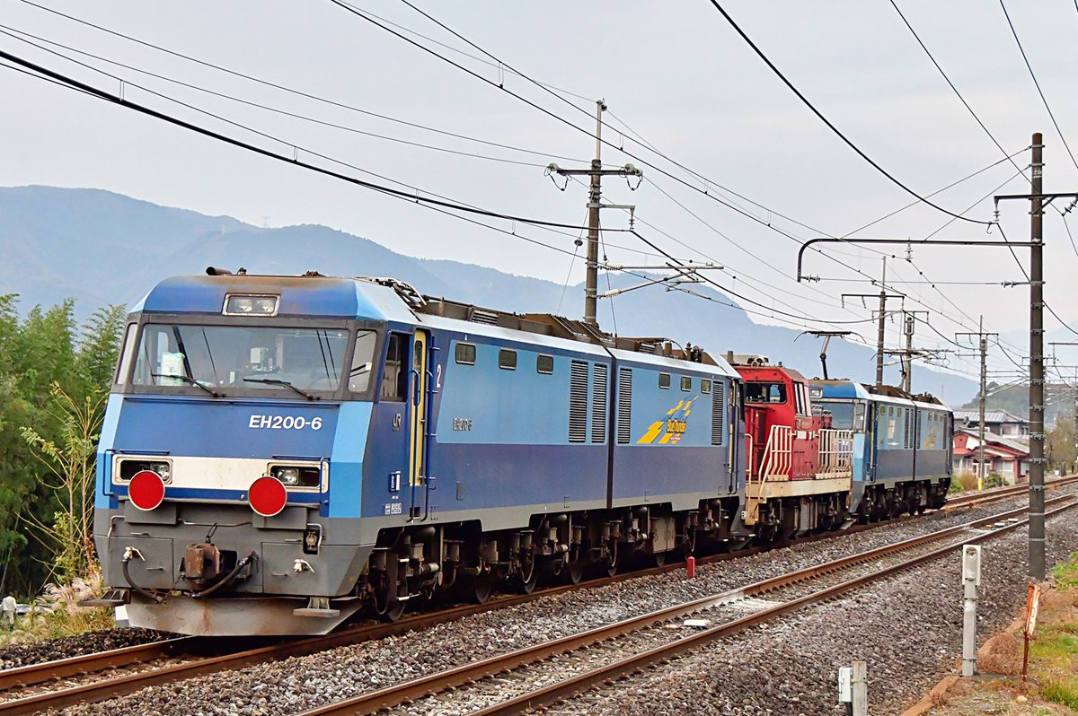 2025.11.8 8789レ EH200-17 + DD200-? +EH200-6 今日はムドでブルサン