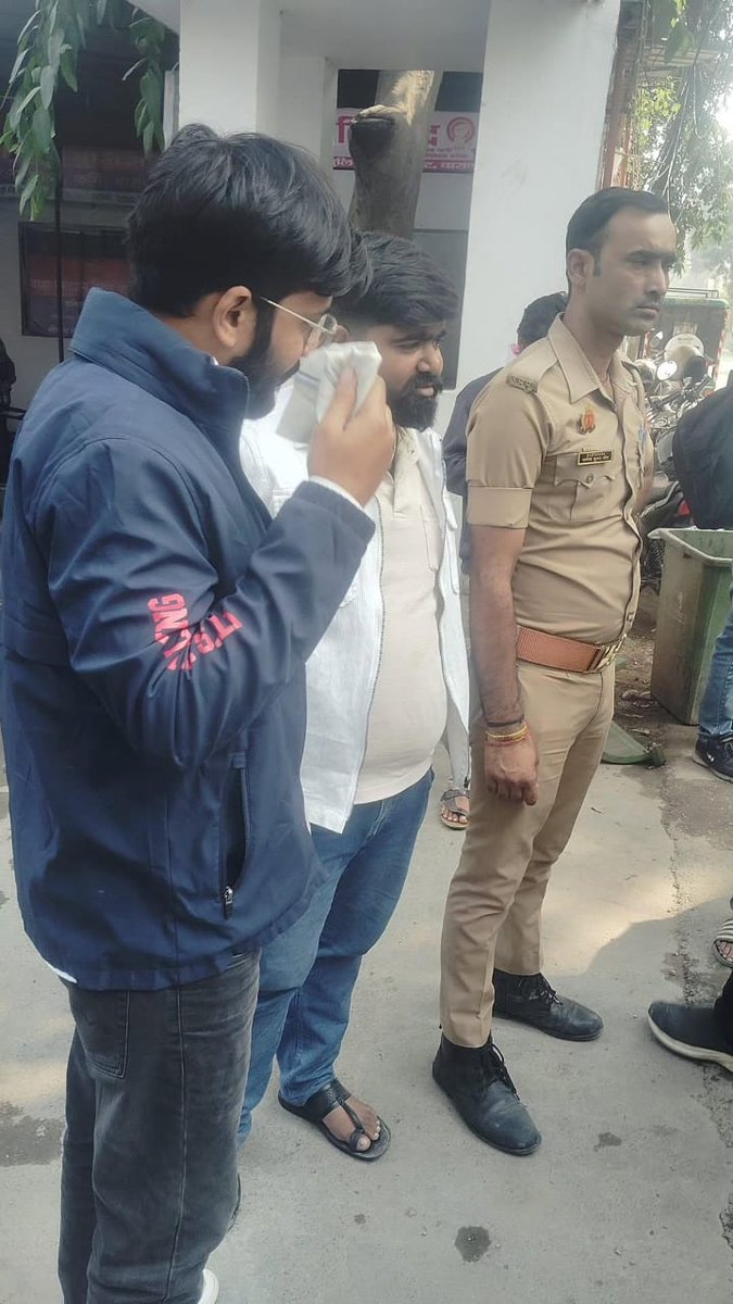 नालंदा का बेटा सुमन आनंद सिर्फ़ वोट चोरी पर सवाल पूछता है और प्रधानमंत्री के संसदीय क्षेत्र वाराणसी में उसे उठा लिया जाता है। इससे बड़ा लोकतांत्रिक मज़ाक क्या होगा? बिहार के युवाओं को चुप कराने की इतनी जल्दी क्यों, मोदी जी?