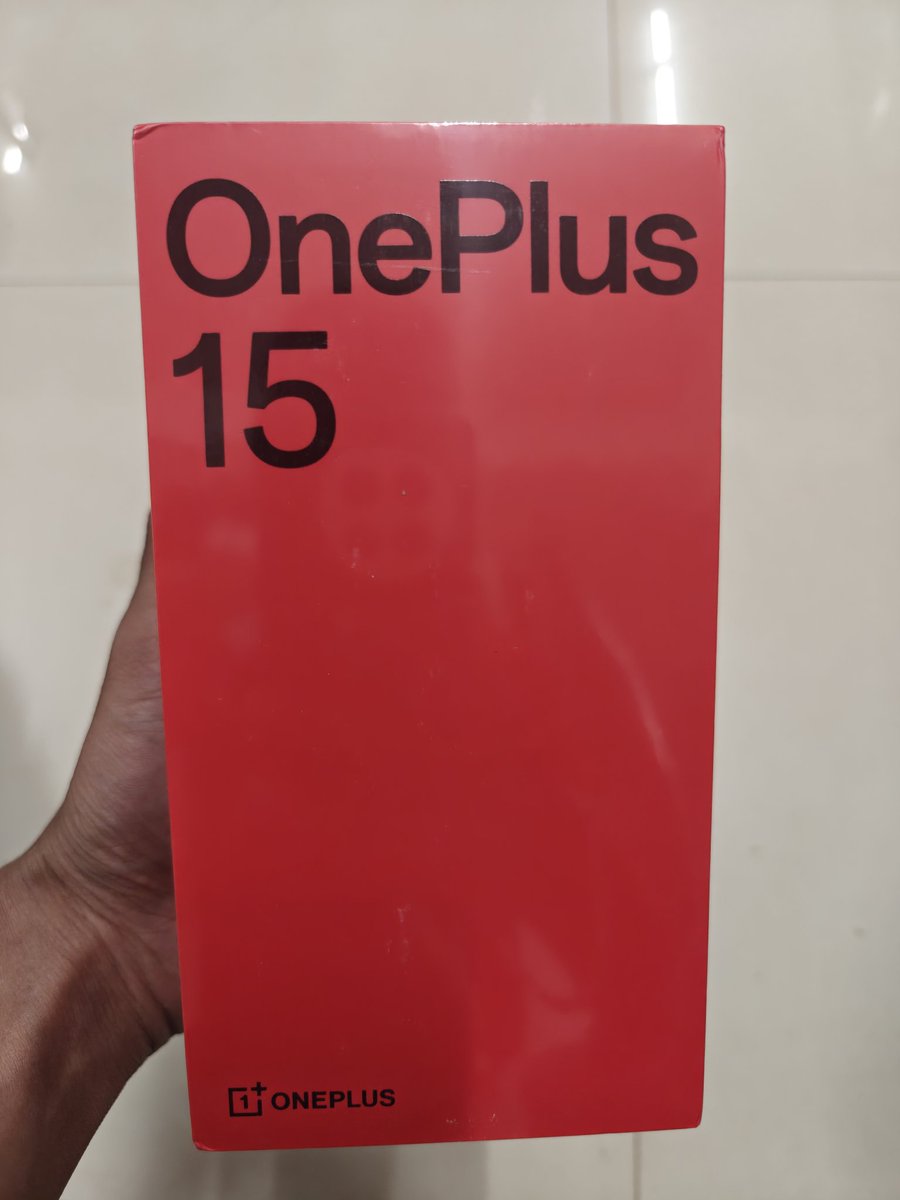 07istheREASON's tweet image. Look who's arrived here 
🤫
#OnePlus15 #ONEPLUS #OnePlusCommunity