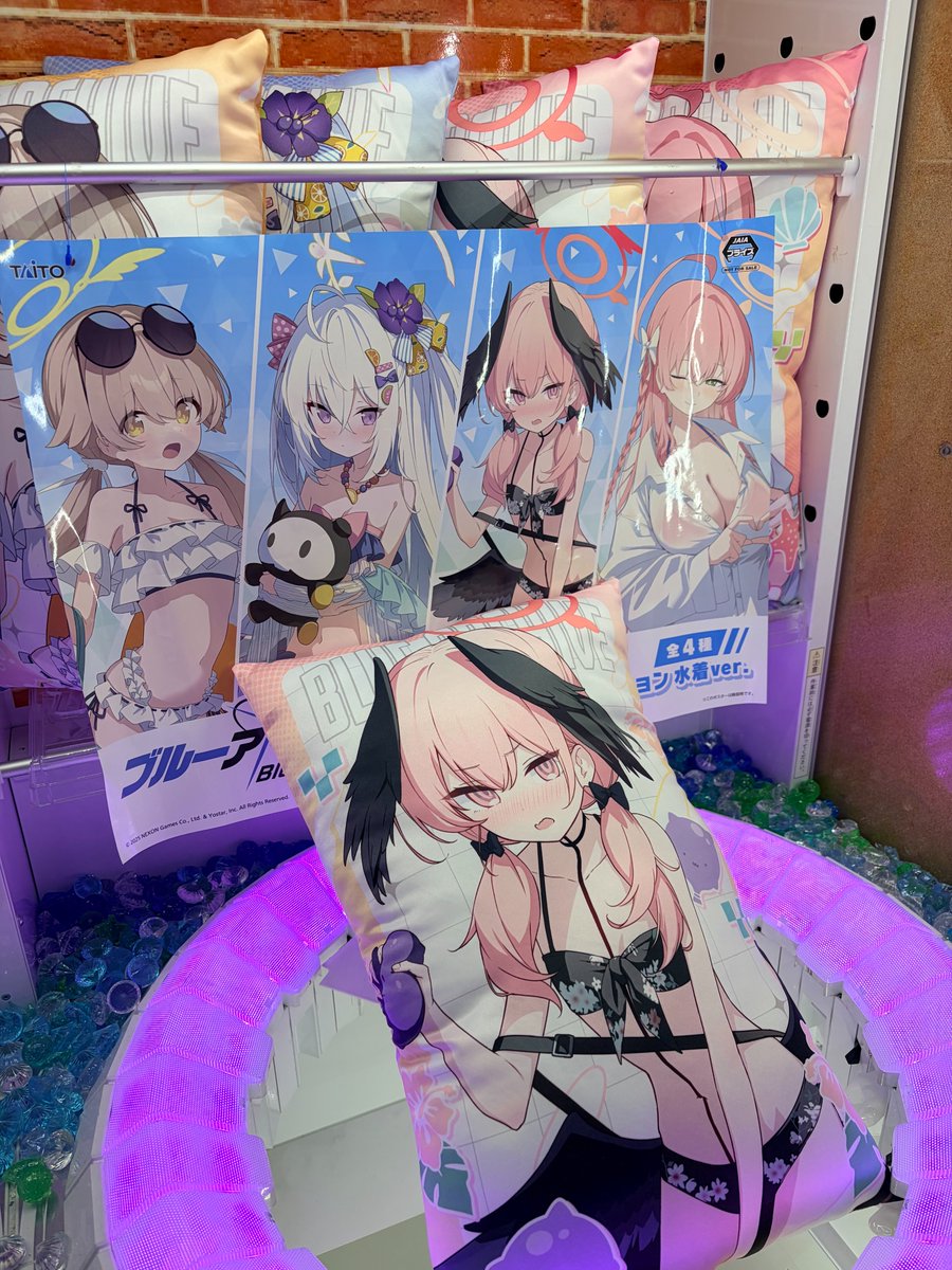 ブルーアーカイブ 描き下ろしビジュアルアートクッション 水着ver