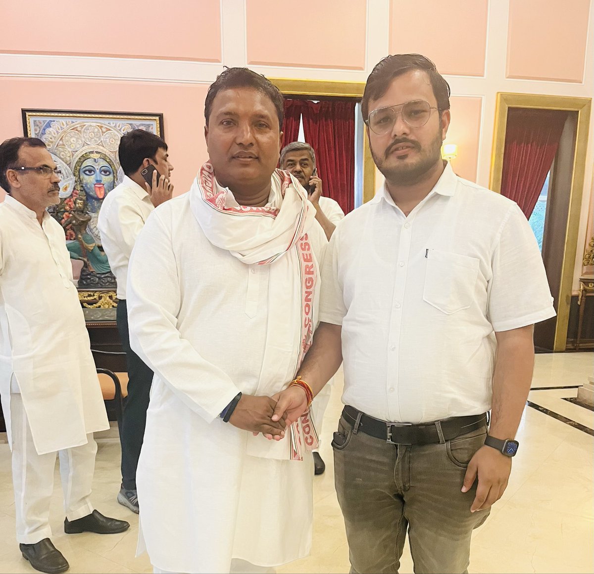 कोरोना-काल में हर पुकार पर सबसे पहले आगे बढ़ने वाले, संवेदना और सेवा के पर्याय — <a href="/srinivasiyc/">Srinivas BV</a> जी को जन्मदिन पर आकाश भर शुभकामनाएँ और अनंत बधाइयाँ।