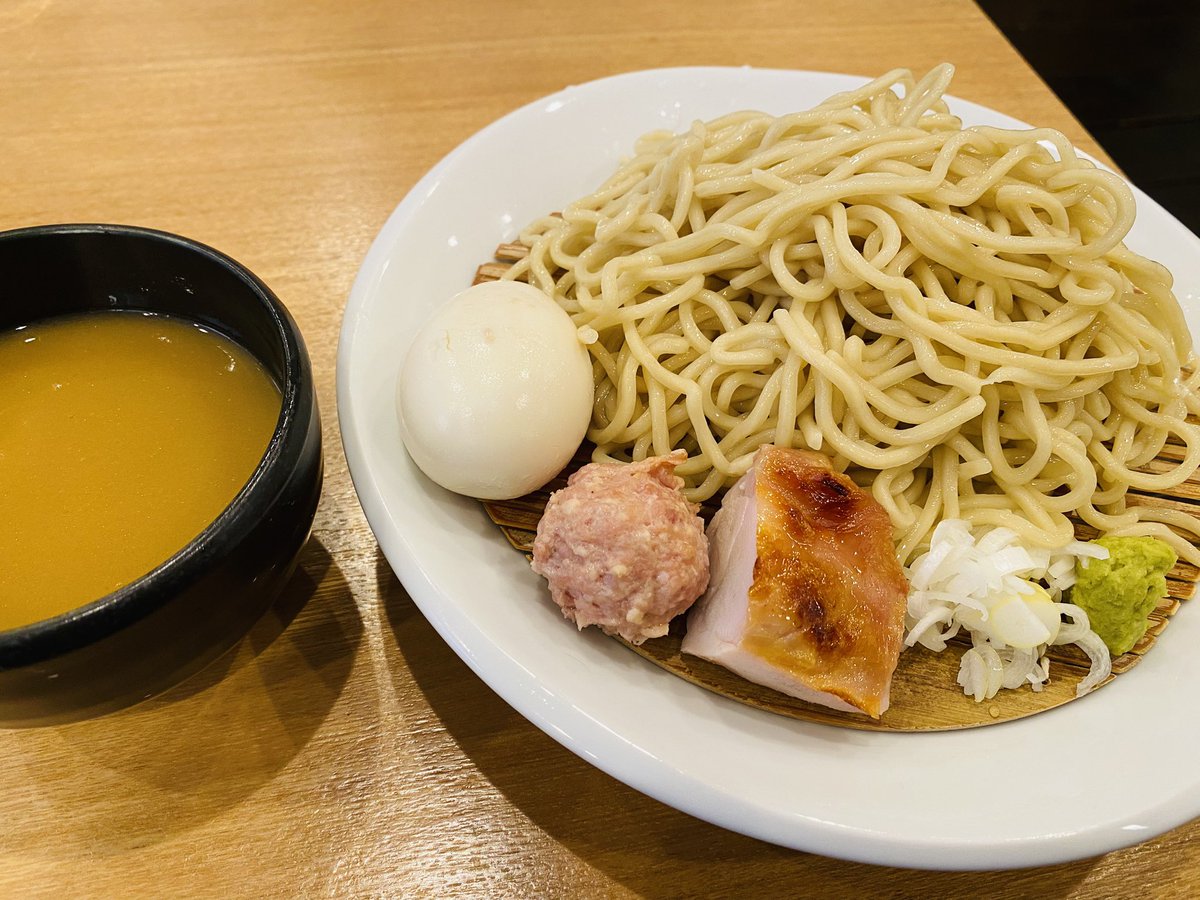 鶏つけそば♨️
水炊きで作った鶏白湯スープおいしい😋
これで¥850はすごい👏🏻👏🏻