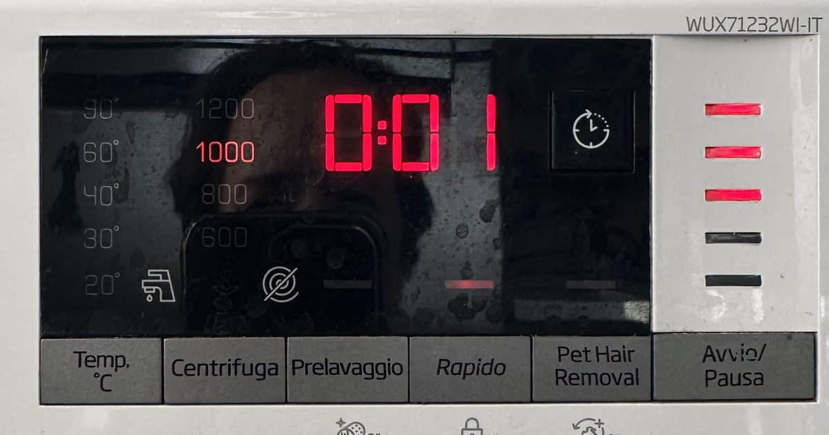 niun68's tweet image. Secondo voi, @FabioLisci @frasianonimeper @CaprettoPaul @PaulLamanski etc etc 
Dura di più il minuto restante della lavatrice o minuto del timer quando fai #plank ?
🤣
#gym