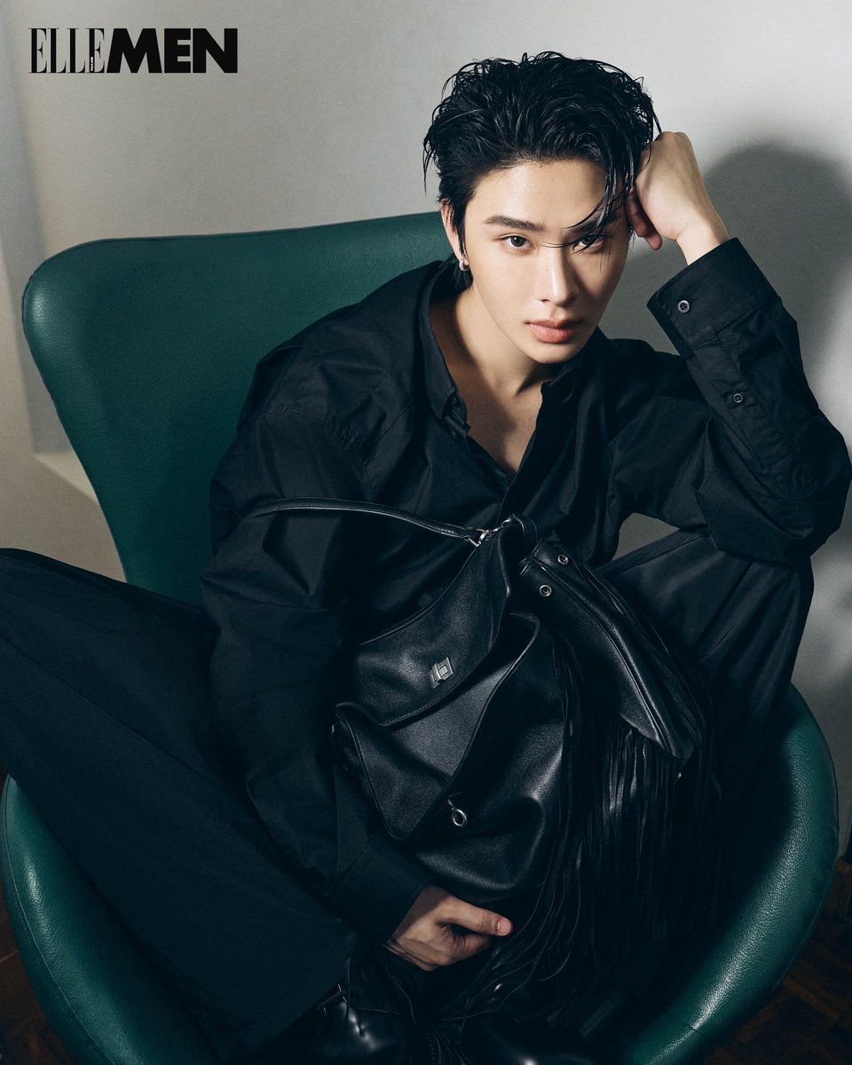 yurbyusomatcha's tweet photo. obsessed with this THAIchayanon x balenciaga shoot 🖤
#THAIchayanon  #Balenciaga 
#ELLEMENNovember
#ELLEMENandTHAIchayanon
#BUSbecauseofyouishine https://t.co/87xFwu5RuX