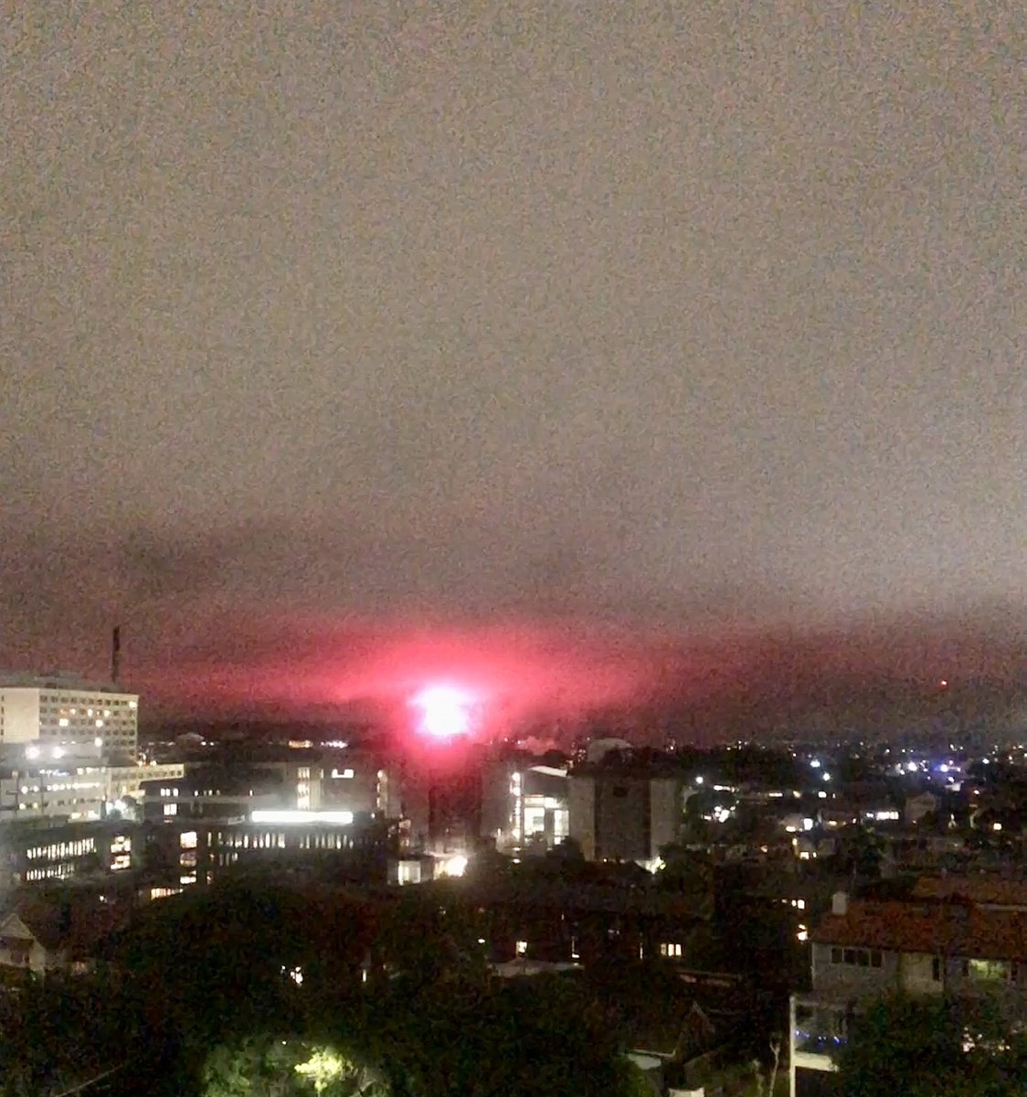 The fog is giving an eerie glow to the #fireworks tonight 🎇