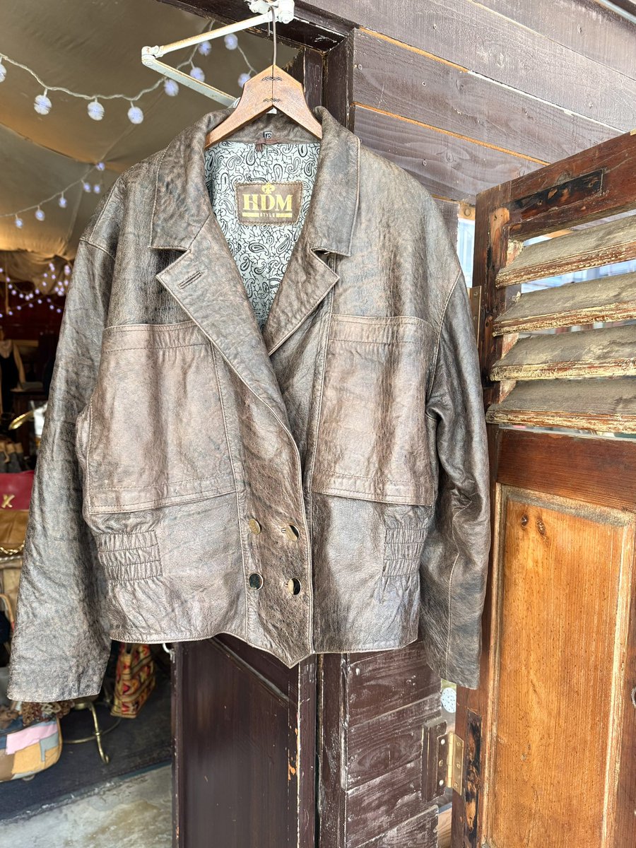 lightcave_alice's tweet image. デザインレザージャケット