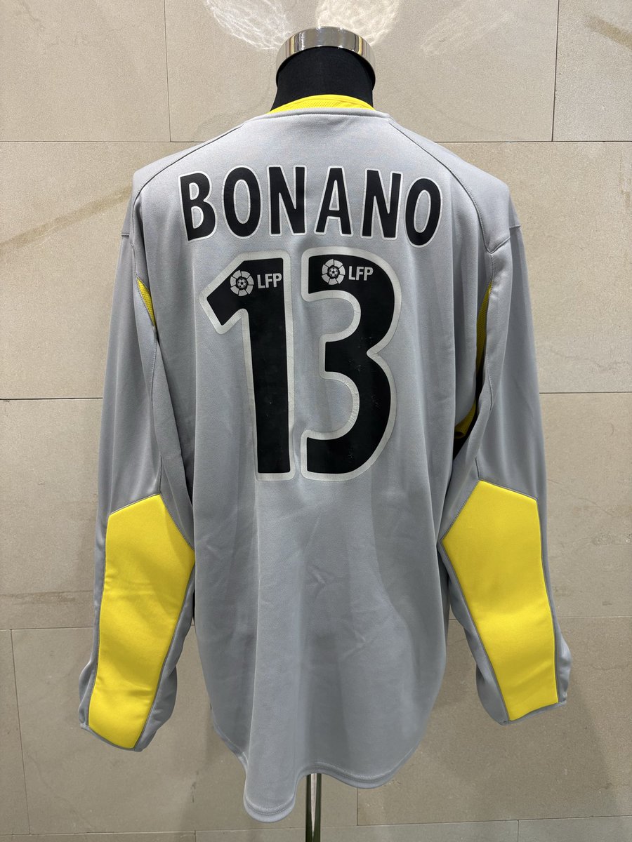 Que bonitas son las camisetas de portero. 
Tito Bonano 2003-04