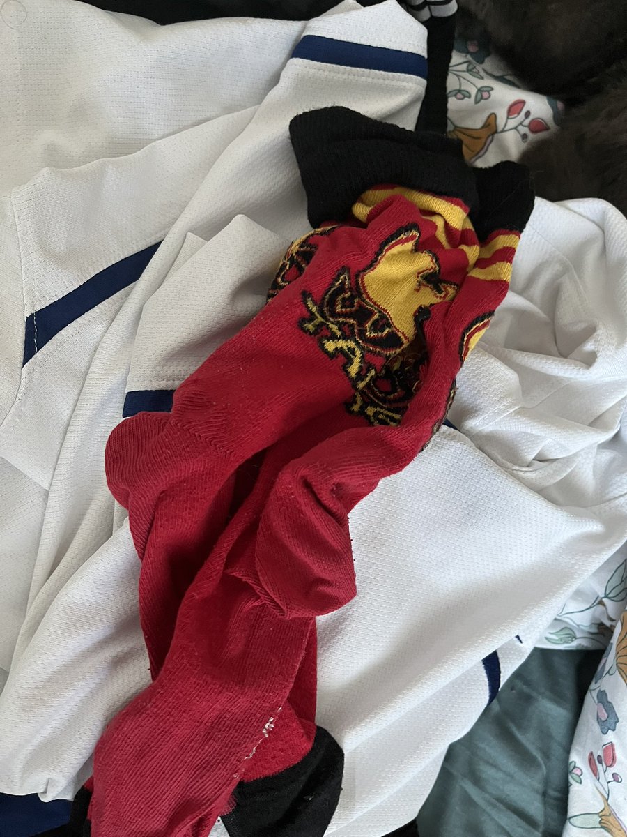 Slightly surprised by #Amorim’s #ManagerOfTheMonth award. It’s clear to me that my choice of red <a href="/WuTangClan/">Wu Tang Clan</a> wear is providing the form, defence and visibility needed for #Premiership success for #ManUnited.