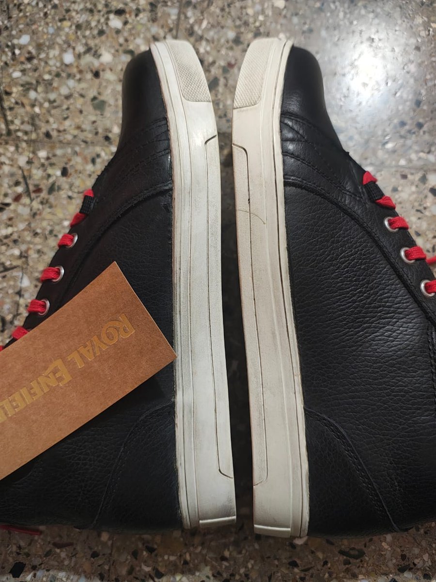 Physiolifeline's tweet photo. @RoyalEnfieldIn Ordered shoes worth 8500 from your official site and what I got is a used pair of shoes. https://t.co/L7azdM51xI