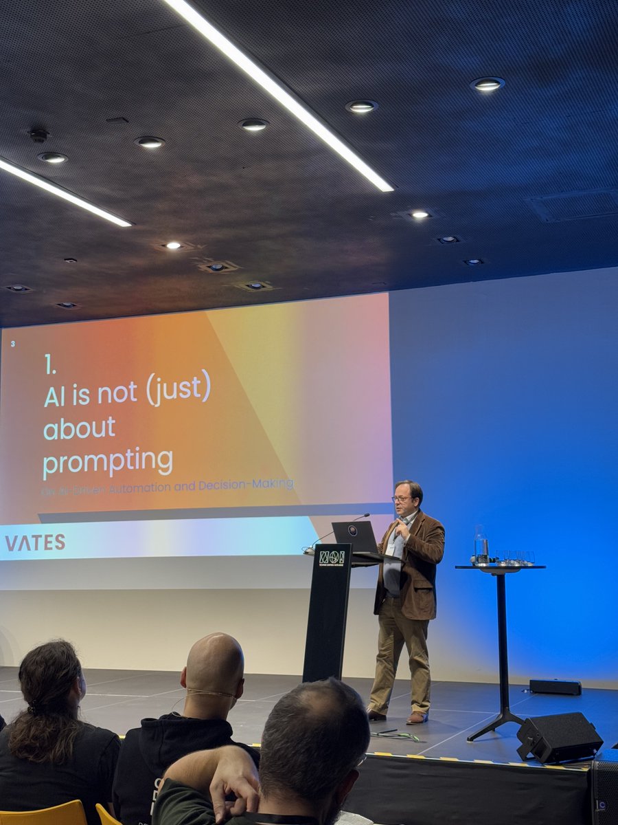 SFScon's tweet image. Back to the talks at #SFSCON25!
This morning’s sessions dive into Community Building &amp;amp; Engineering — exploring how collaboration and open development shape the future of tech. 💻

Ideas are flowing again at NOI Techpark!

@vatesfr - #APELL - #opensource #freesoftware