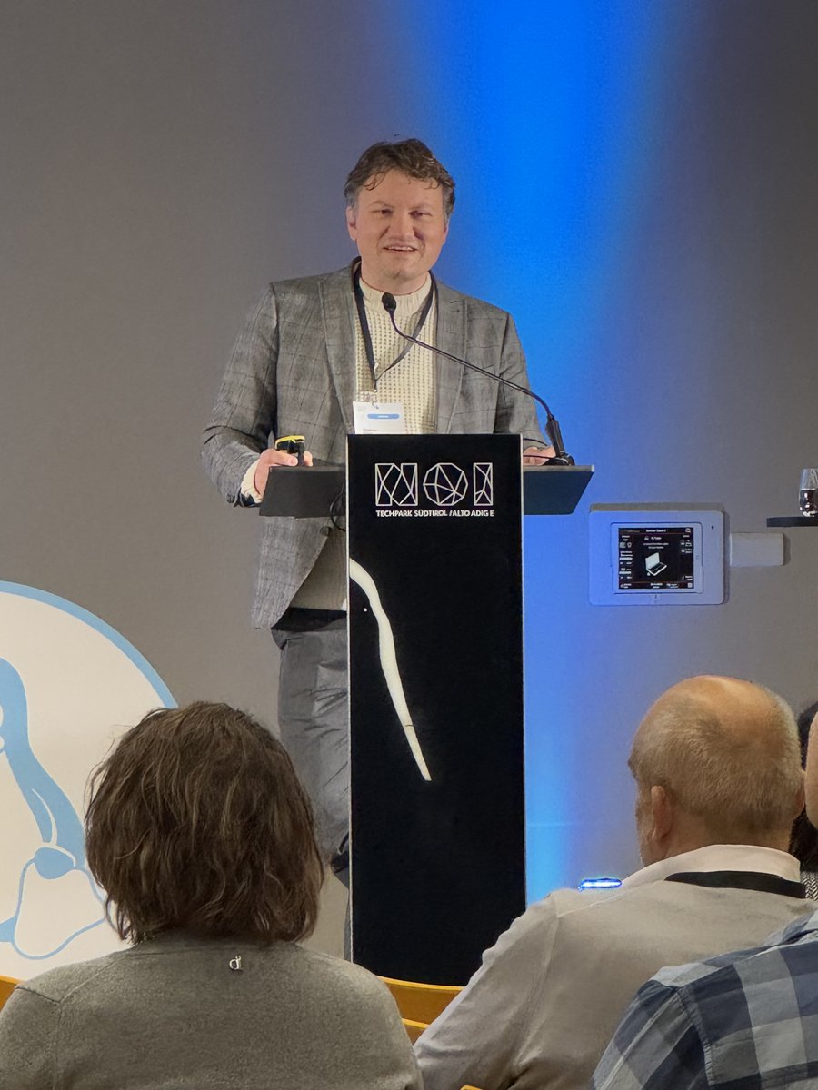 SFScon's tweet image. Back to the talks at #SFSCON25!
This morning’s sessions dive into Community Building &amp;amp; Engineering — exploring how collaboration and open development shape the future of tech. 💻

Ideas are flowing again at NOI Techpark!

@vatesfr - #APELL - #opensource #freesoftware