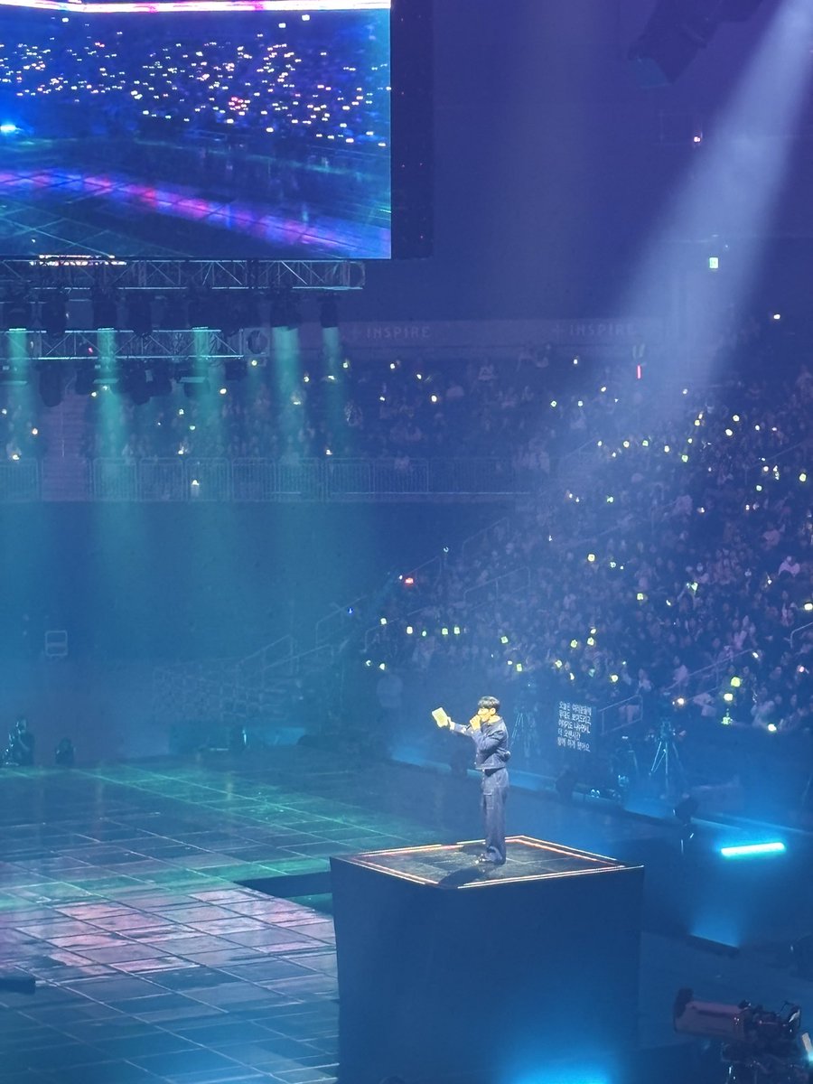 withU1016's tweet photo. 기광이는 모두에게 공평하게
얼굴 안 보여줘…..🥺
그래도 오랜만에 가까이서 보니까 넘 조타 https://t.co/ZVgDs7gS8T