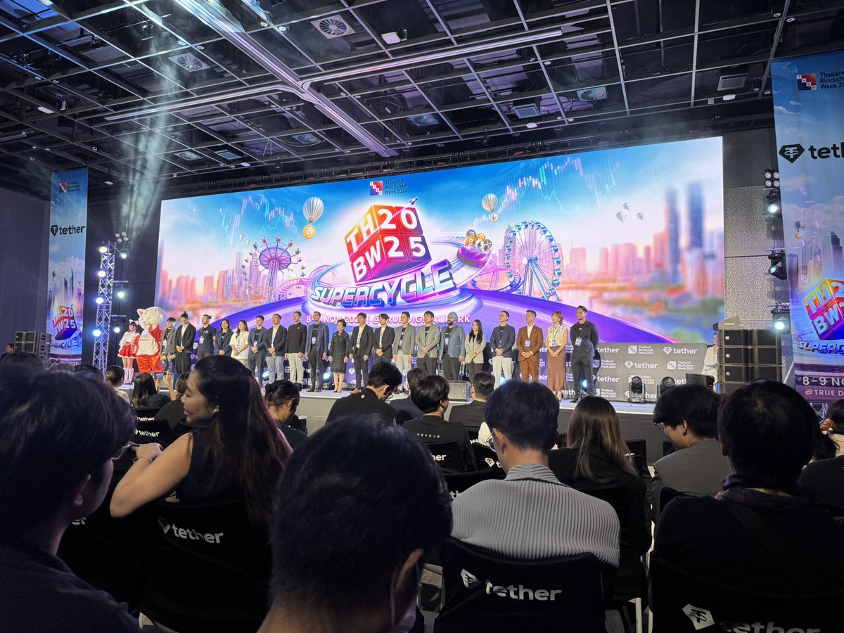 Donat3Live's tweet photo. Having great vibes in Thailand Blockchain weeks! #DONAT3 is ready for the bull run! https://t.co/a2suXWC4Pj