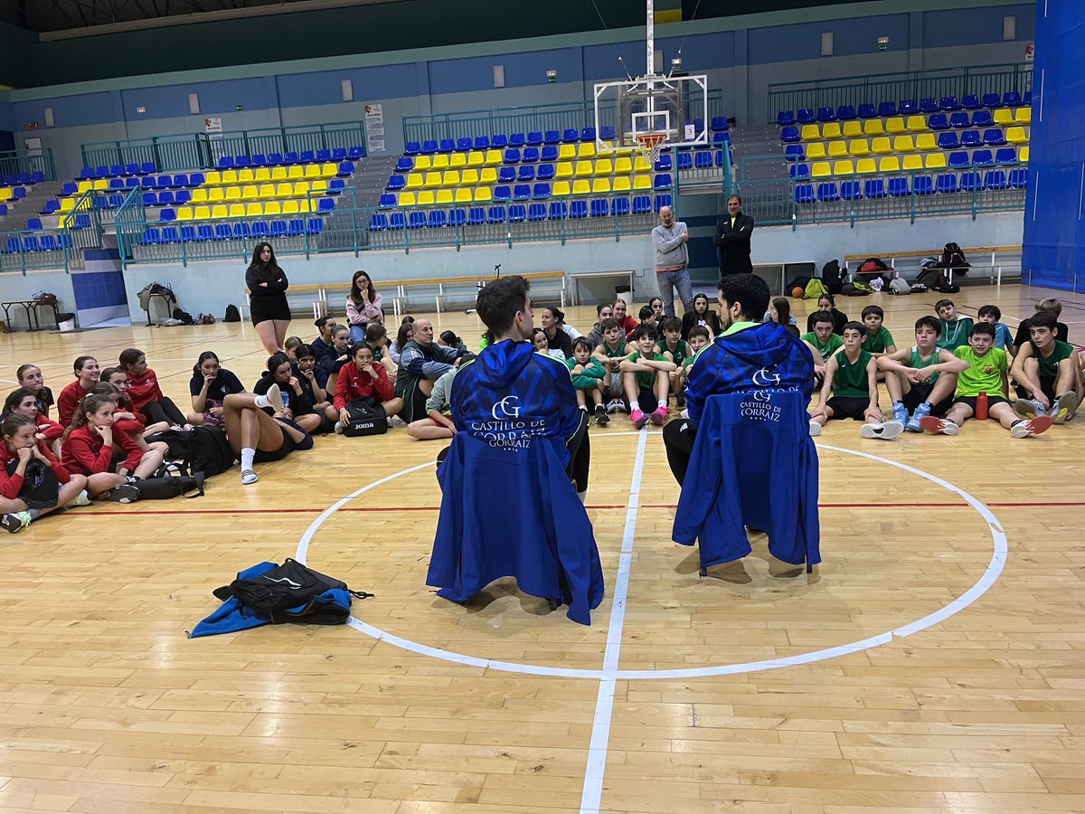 Esta semana nos visitaron los jugadores del <a href="/EguesBaloncesto/">CB Valle de Egüés</a>, Alex Calvo y Javier Lacunza.
Nos contaron su trayectoria y recordaron los amigos y experiencias que han disfrutado por el camino. 
Además repartieron invitaciones para animarles este sábado. Gracias chicos!!💚🏀✊🏾🙌🏽