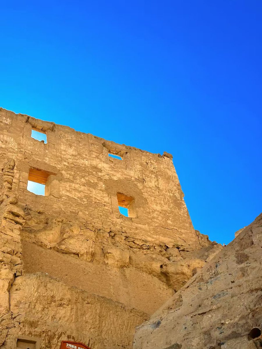 DelekFreda's tweet image. A journey through time. The silence here holds a thousand years of stories. Absolutely breathtaking!🌟✨#Gugekingdom #AncientRuins