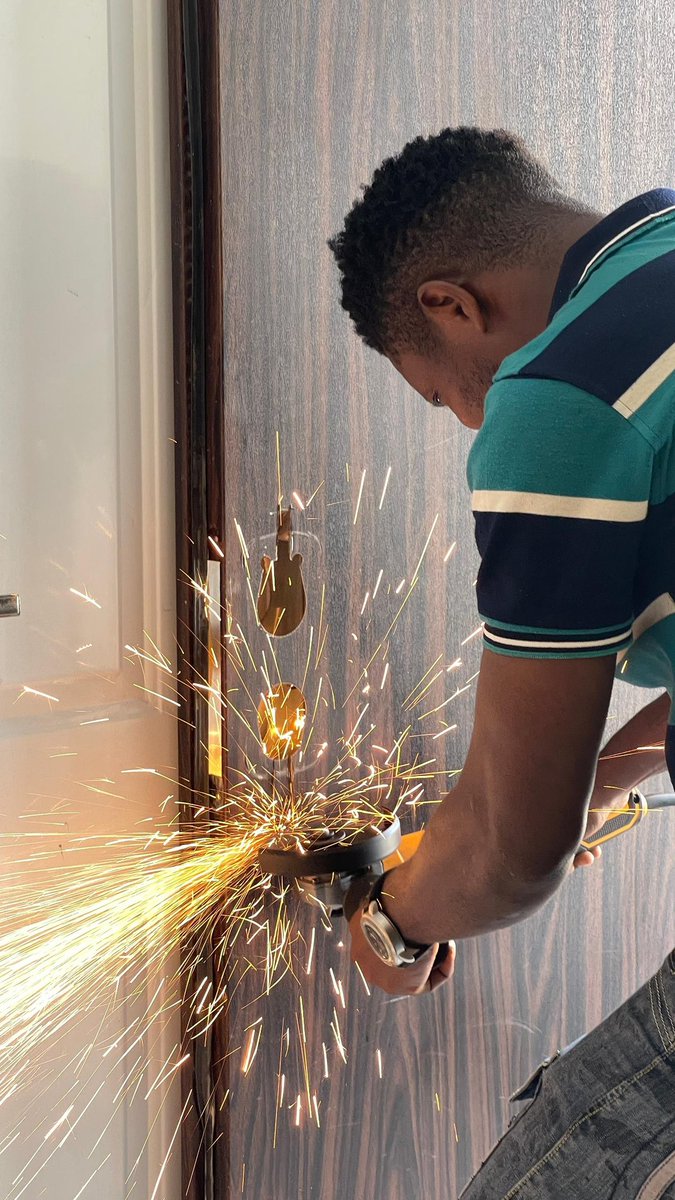 EasyPowerHub's tweet image. SMART DOOR LOCK INSTALLATION AT GWARINPA ,ABUJA
SMART DOOR LOCK FEATURES:
Inbuilt camera for facial recognition 
Card unlock 
In app one-time passcode generator
Now available for sale and installation
For more info, DM us
08085053131
 #abujahomeautomation