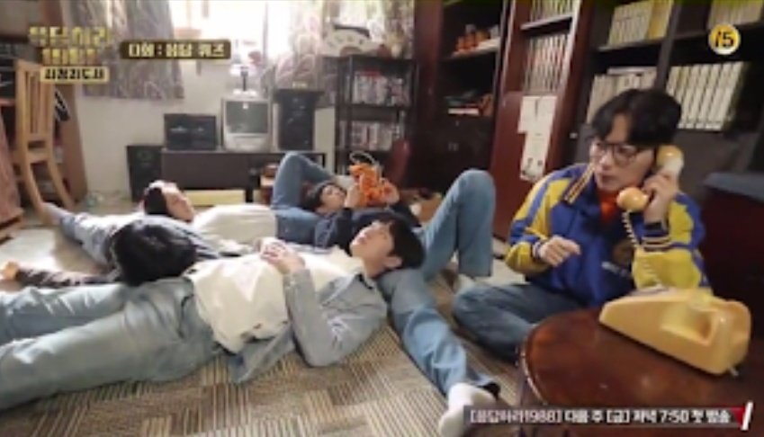 Another fun fact, 
From ep 1, we were given a hint that Dongryeong was the only one who wasn't included in Deoksun's potential husband circle😂

#Reply1988