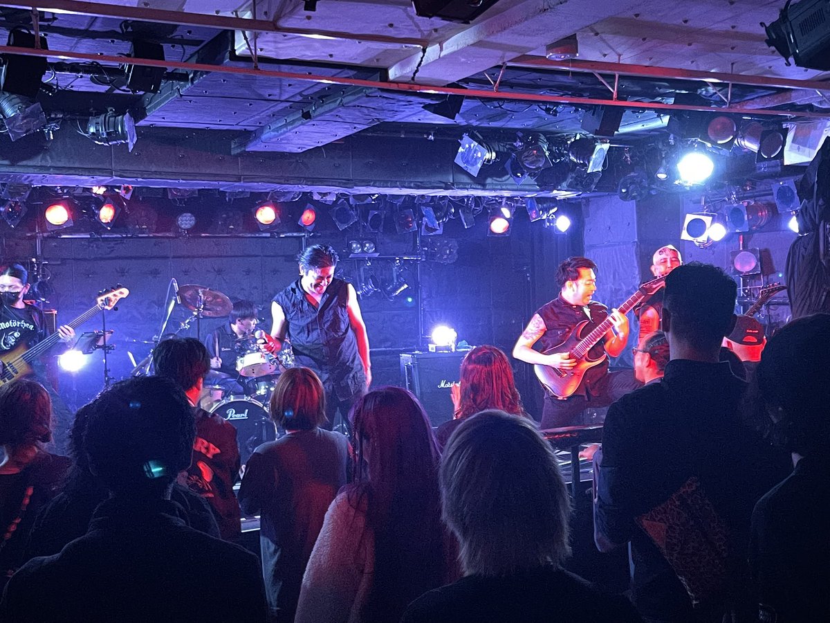 超久々にサイスラ兄貴のLIVEへお邪魔してきました！
やっぱ爆音最高ですね、新曲も超カッコよかったです😈🤘