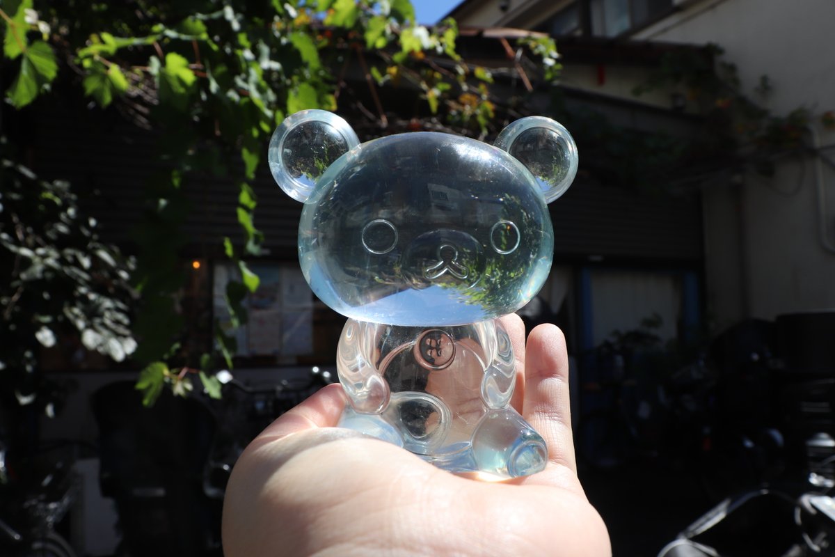 📣明日〆切！🍓

『PESPO コリラックマ』が
#サンエックスネットショップ で受注受付中！

環境にやさしい新素材”PESPO”で作られたフィギュアで、
クリスタルのような輝きと透明感！なのに割れません✨

玄関や窓際などすきなところに置いて飾ってね♪

▼ここからチェック🔍
shop.san-x.co.jp/product/detail…