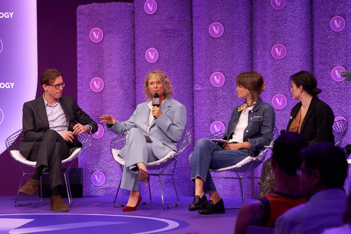 VivaTech's tweet image. Surviving climate change isn’t easy but some cities are finding a way 🌍
Three experts revealed the hidden forces shaping resilient cities, at #VivaTech 2025. 
Find out in our latest article 👇
vivatechnology.com/news/building-…
👋 @GroupeBouygues, @AndreaF_C40 @C40Cities &amp;amp; @AmsterdamNL