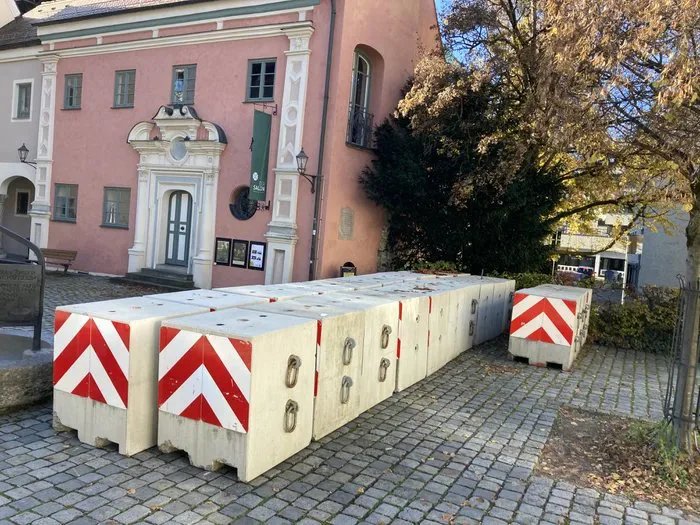 En Europa, los adornos navideños ya anuncian la llegada de la Navidad.