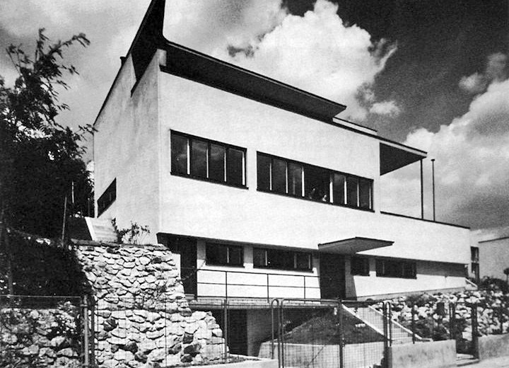 Bëlehrádek House. 
Colonia Baba (1936)
Frantisek Kerhart. 

#100x100MasterHouses
#Arquitectura #Architecture