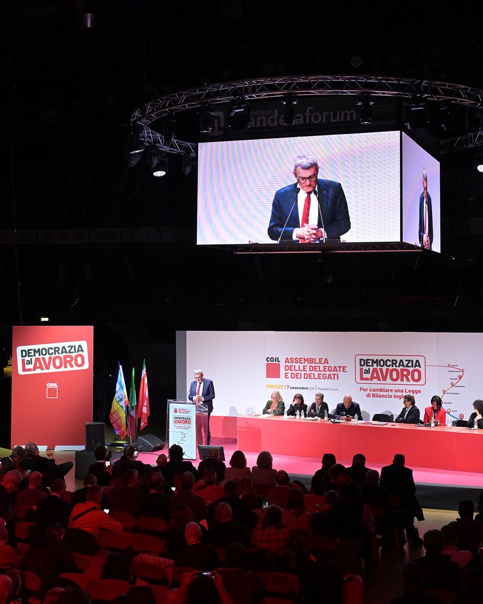cgilnazionale's tweet photo. Ieri Democrazia al lavoro a Firenze, per la grande Assemblea delle delegate e dei delegati della #CGIL. Annunciato lo sciopero generale del 12 dicembre.

🗣️ Maurizio Landini: “Non proclamiamo scioperi perché qualcuno ci è antipatico, ma perché ci sia un cambiamento reale nella vita delle persone che per vivere hanno bisogno di lavorare. Il governo rispetti i lavoratori e lo sciopero generale”.

#democrazialavoro