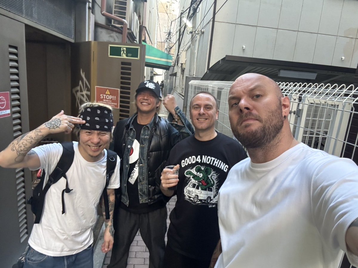 Punk rock times with the <a href="/SBF_Band/">STRAIGHT BACK FORWARD</a> boys in Osaka today! They drop the live video to debut single “Don’t Back Down” this evening, crank it loud! 🎶 🔥