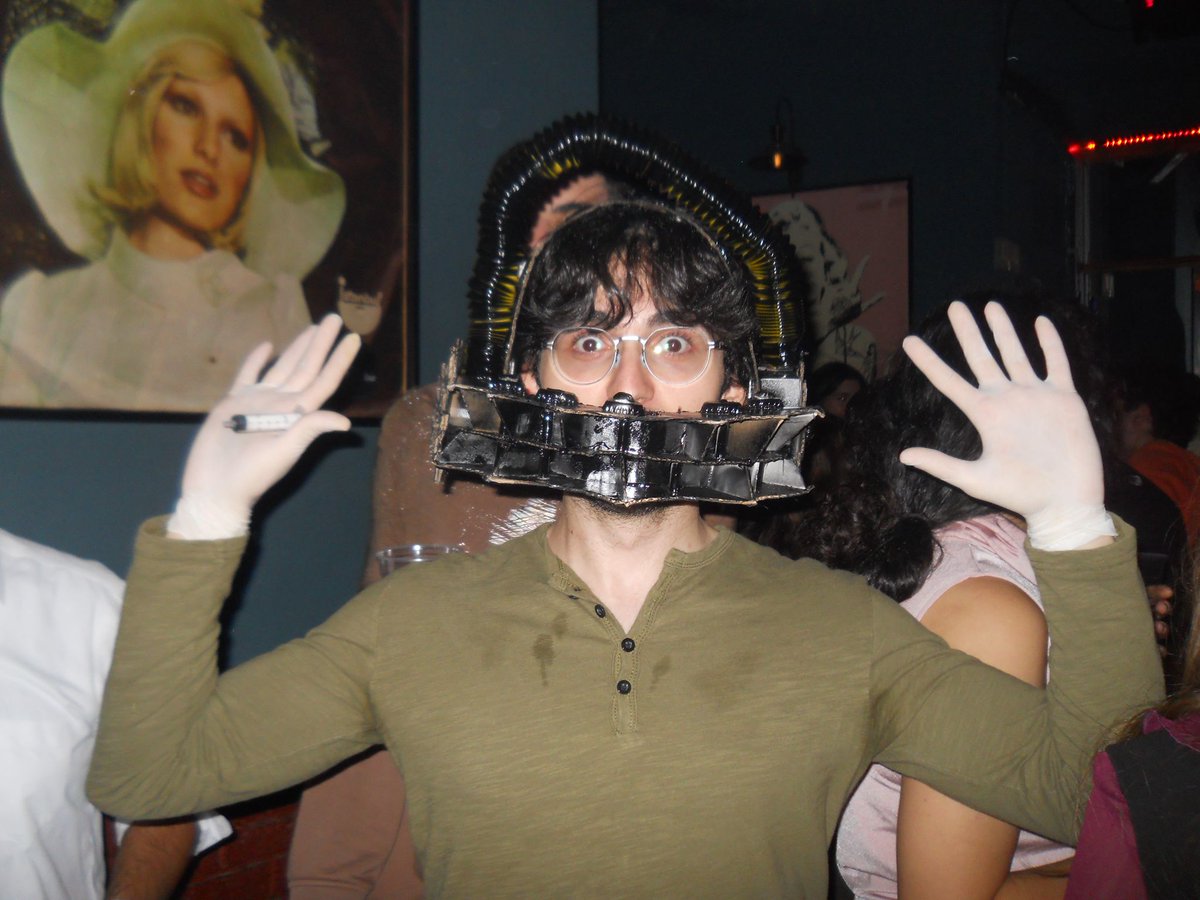 Oh hell nah jigsaw yo ass tweakin 😭