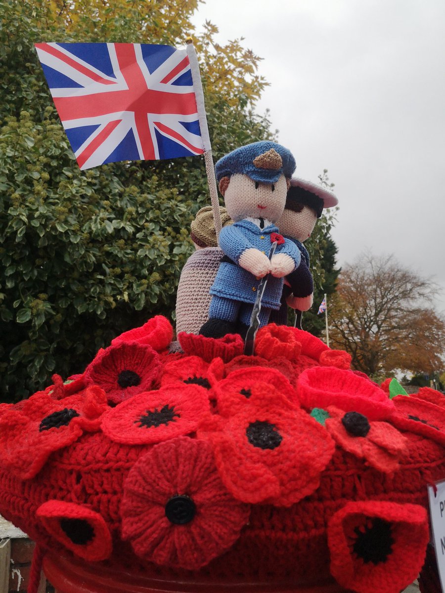 Jansymington1's tweet image. A beautiful topper by the Hale Ladies knit and natter group, Hale Village, Cheshire. #postboxsaturday