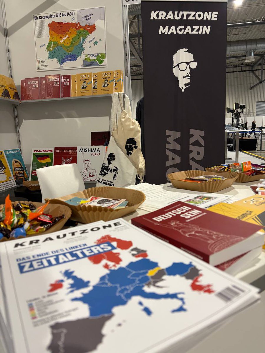 Nur wer liest, gewinnt! Die #Krautzone auf der #SeitenWechsel - Messe in Halle (Saale)

Kommt vorbei! Wir sind heute und morgen bis 18 Uhr für euch da. 📇