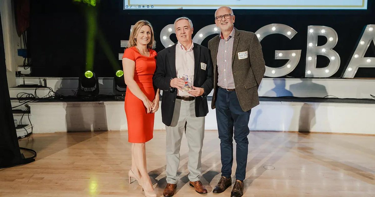 It was wonderful to present the Family Business of the Year Award to winners, <a href="/MarkeyGroup/">MarkeyGroup</a>, at the <a href="/soglos/">SoGlos - Gloucestershire's leading media brand</a> Glos Business Awards. Handing the award to Group Managing Director recognised the well-deserved success of this multi-generational, local family business, congrats again! 🍾