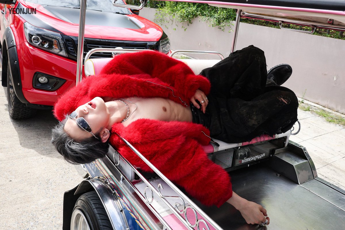 กุให้เลย คนที่โพสถ่ายรูปกับรถตุ๊กๆที่แซ่บระเบิดที่สุด